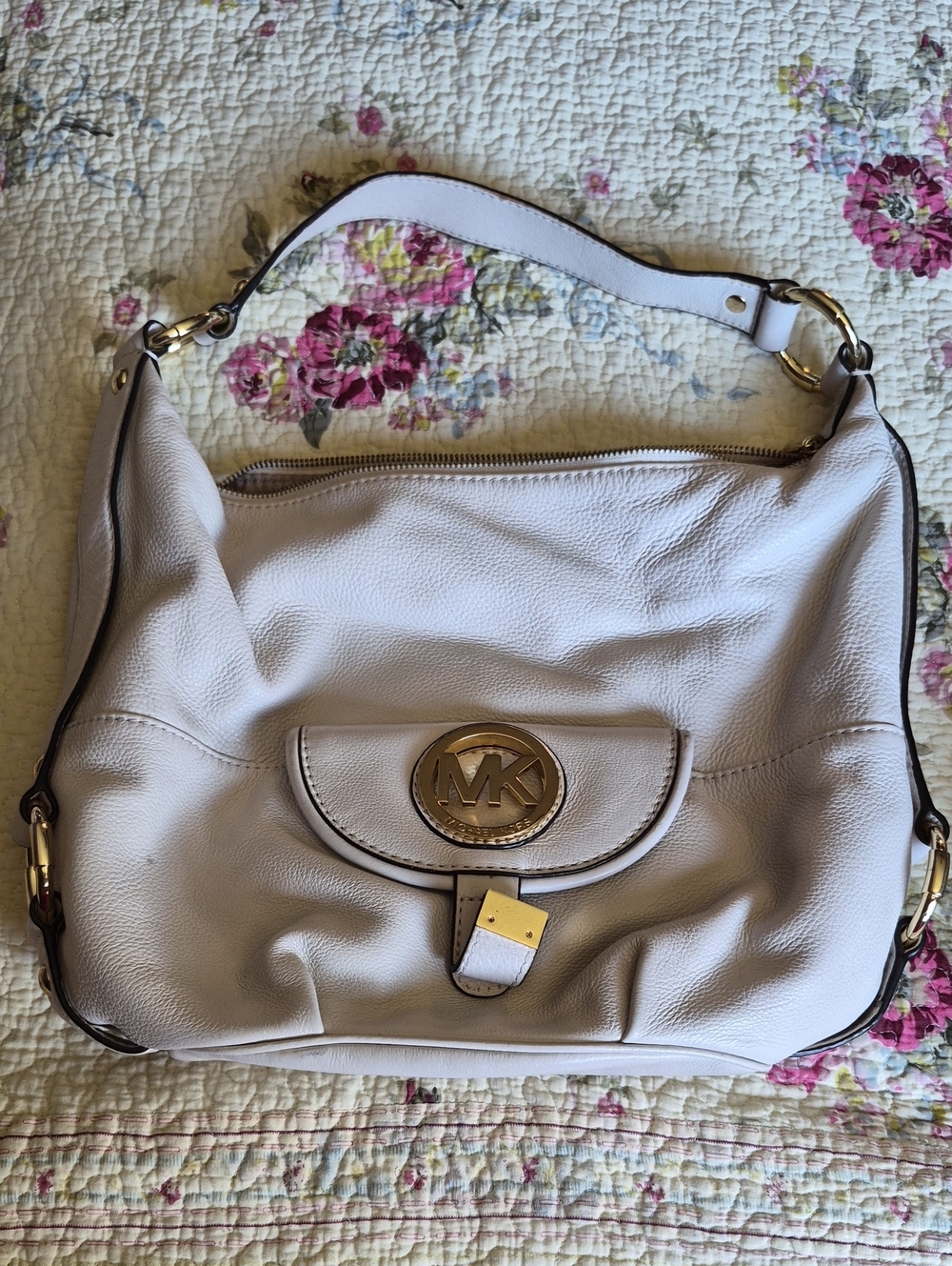 Michael Kors Cream Leather Shoulder Bag with Gold Hardware